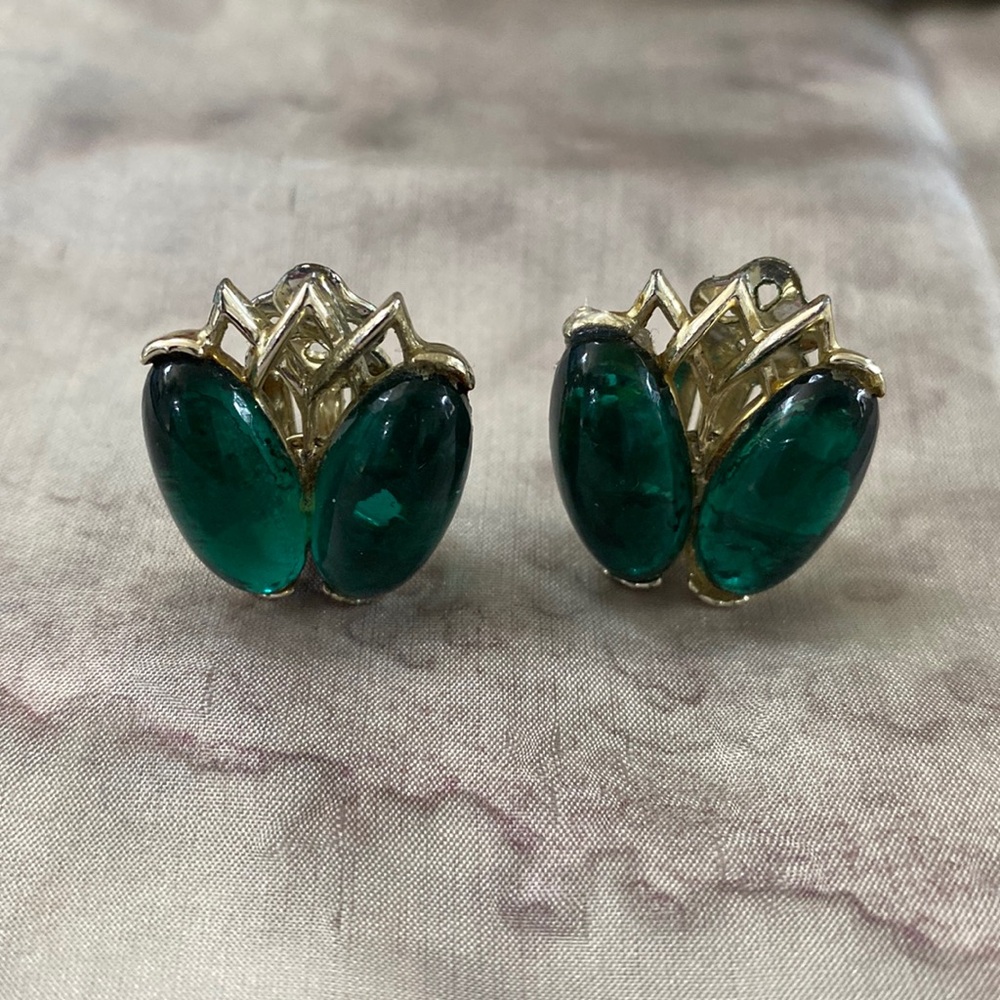 Vintage Costume Green Clip On Earrings